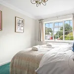 Spacious 6Br Villa Sleeps 12 With Stunning Garden Free Parking