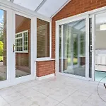 Spacious 6Br Villa Sleeps 12 With Stunning Garden Free Parking