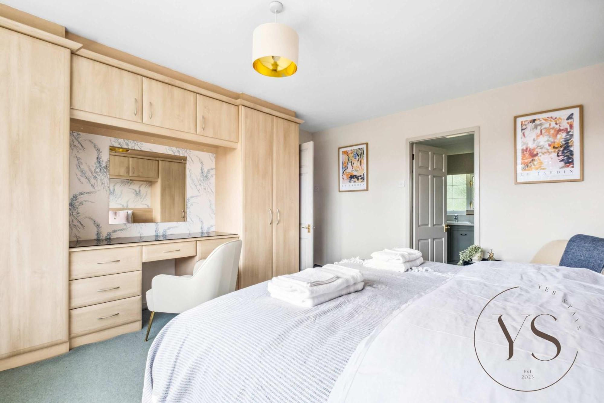 Holiday home Spacious 6br Sleeps 12 With Stunning Garden Free Parking *
